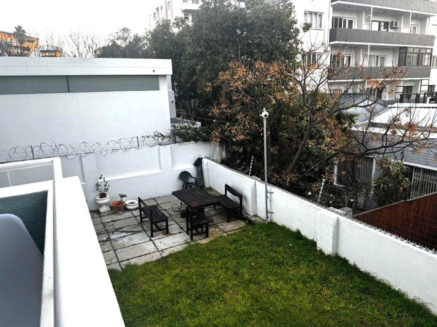2 Bedroom Property for Sale in Sea Point Western Cape